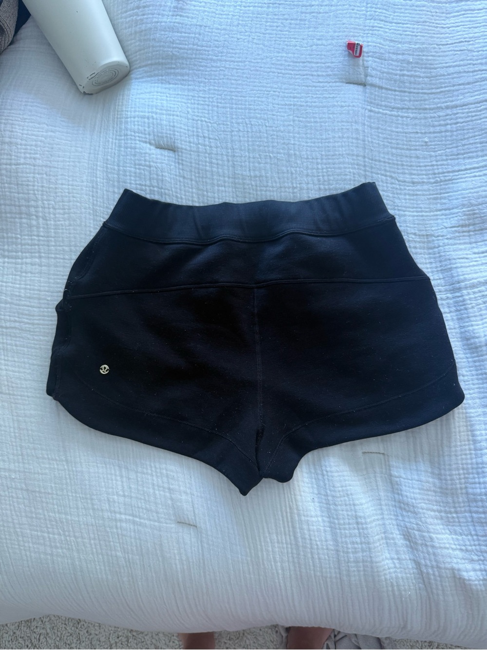 Lululemon black fleece lined low rise shorts wide waistband size 4